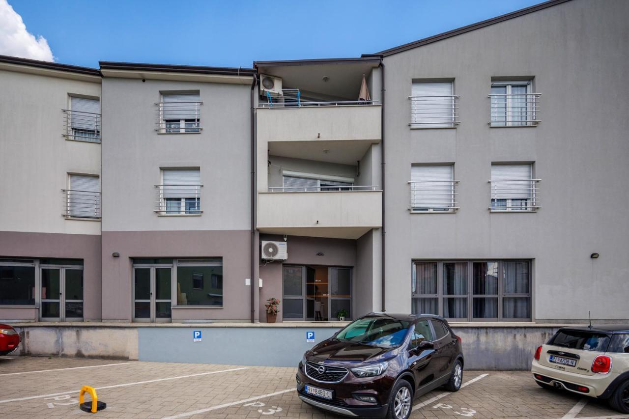 Terra 5 Deluxe Apartment On The Ground Floor With Private Parking Rijeka Zewnętrze zdjęcie